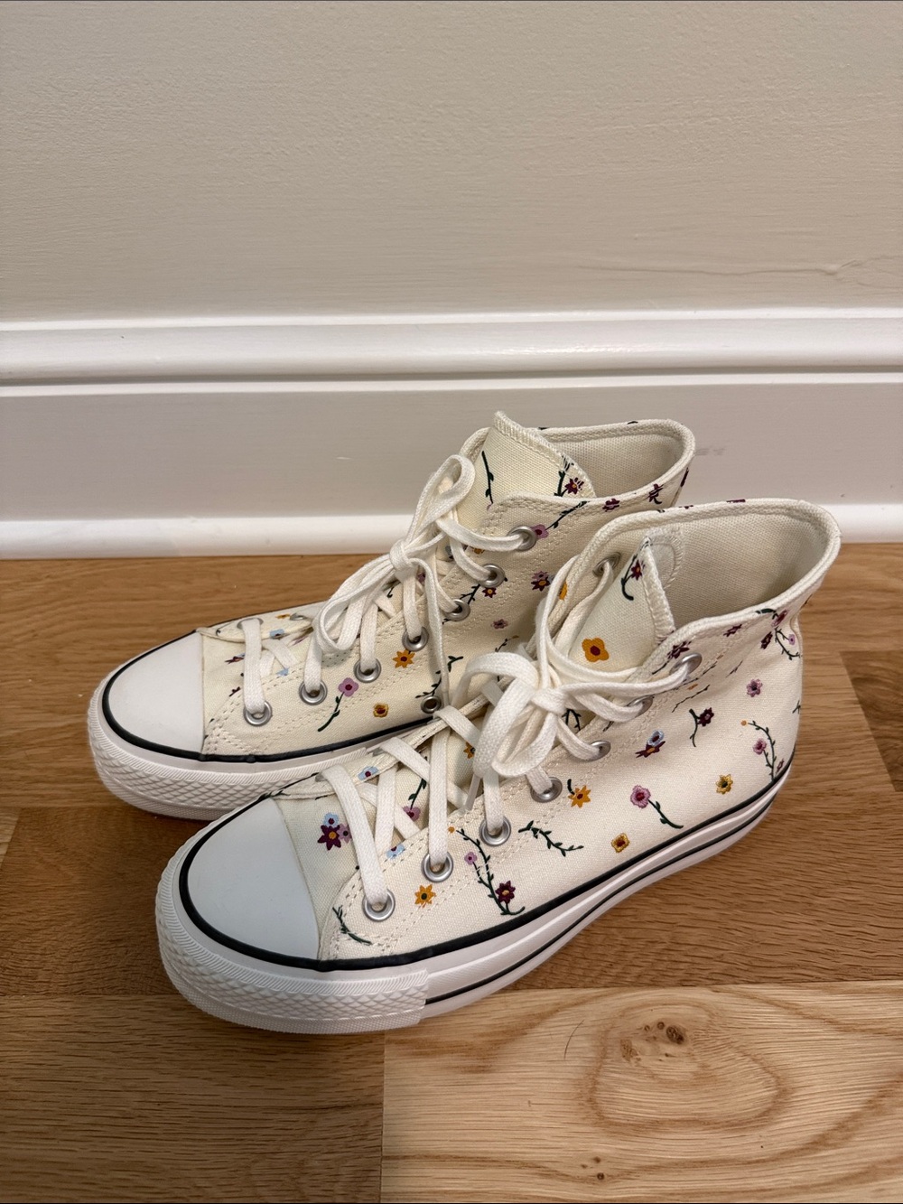 Converse White High-Top Sneakers with Multicolor Floral Print never worn